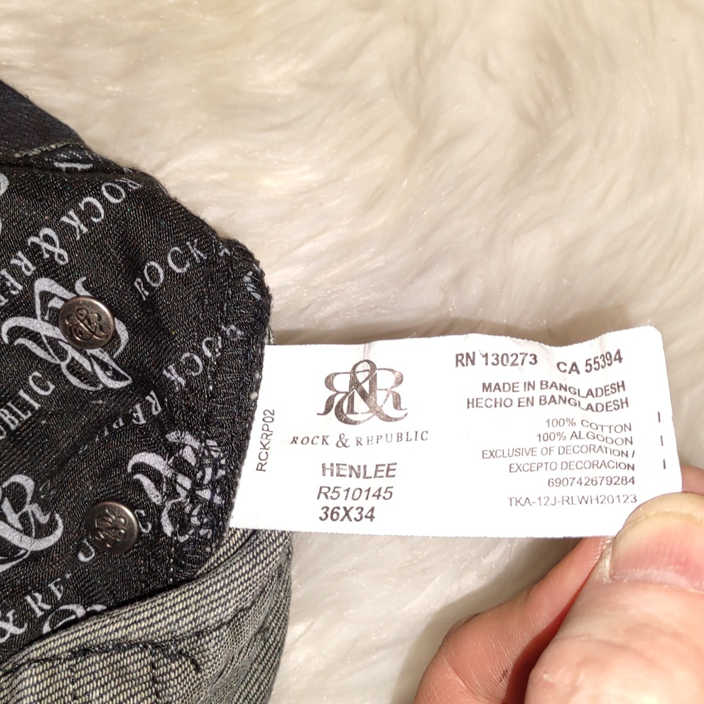 ROCK& REPUBLIC Henlee Boot Cut Frayed Bottom Jeans - Picture 7 of 11